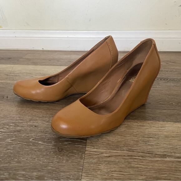 Kenneth Cole Reaction Women's Did U Tell Wedge Pump Size 10 - Picture 2 of 8